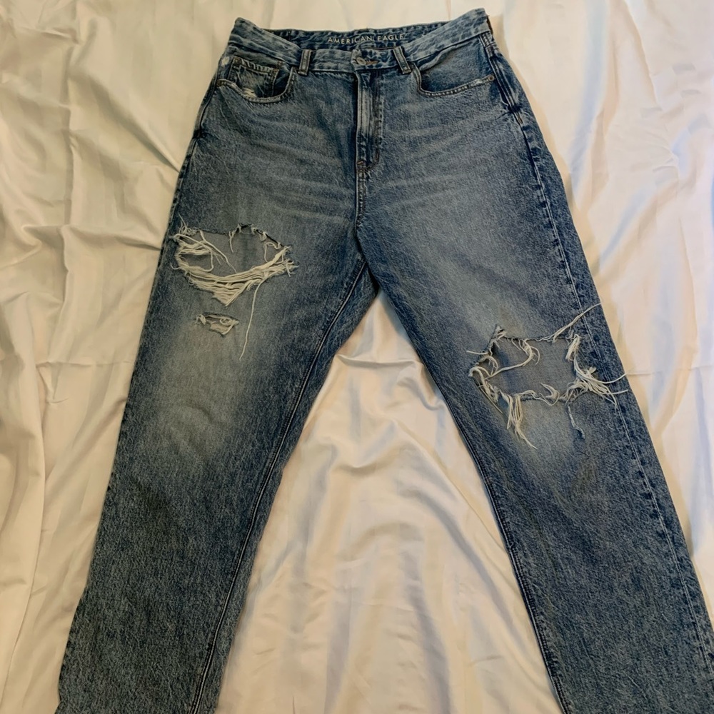 Vintage ripped high waisted jeans